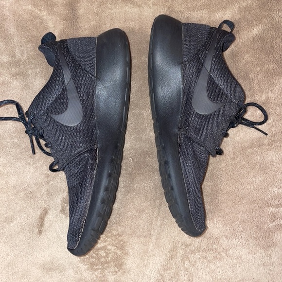 Black Nikes - Picture 3 of 5